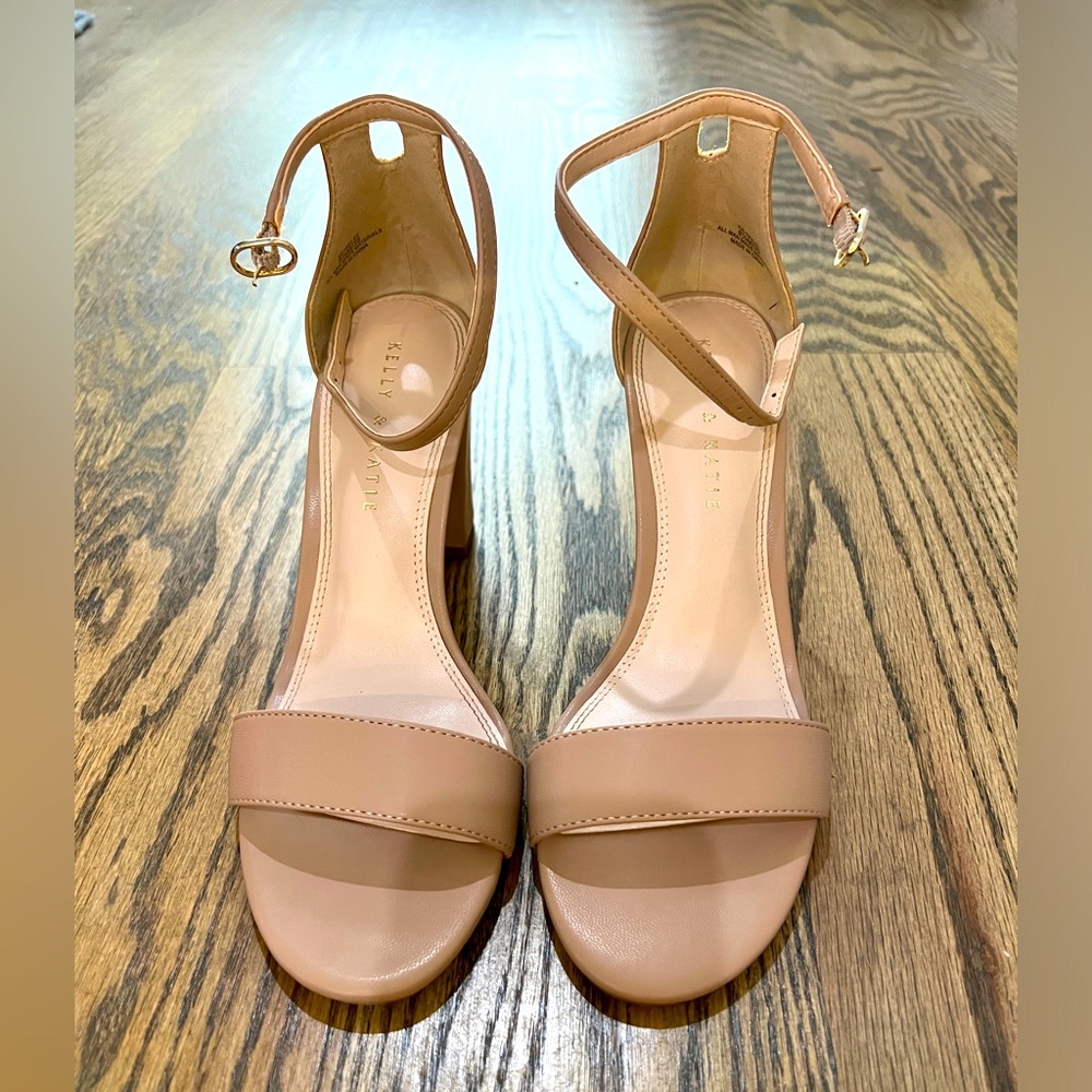Kelly & Katie Heels brand new, never worn 8.5